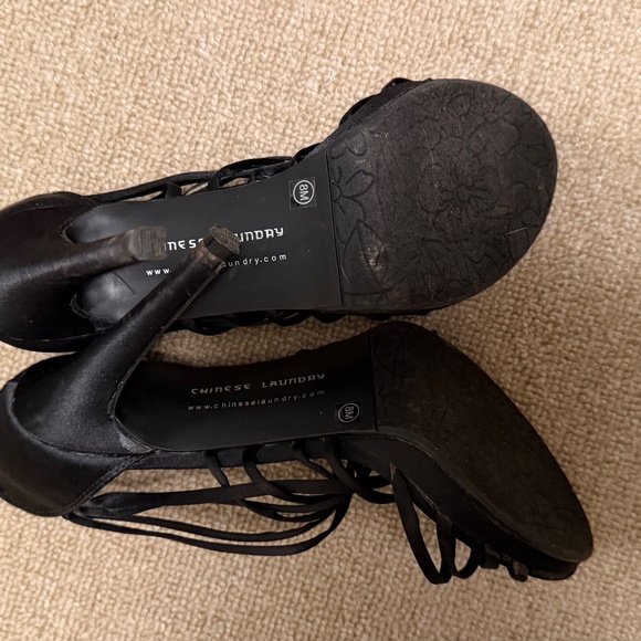 Size 8 -  Chinese Laundry Black Heels - Picture 4 of 5